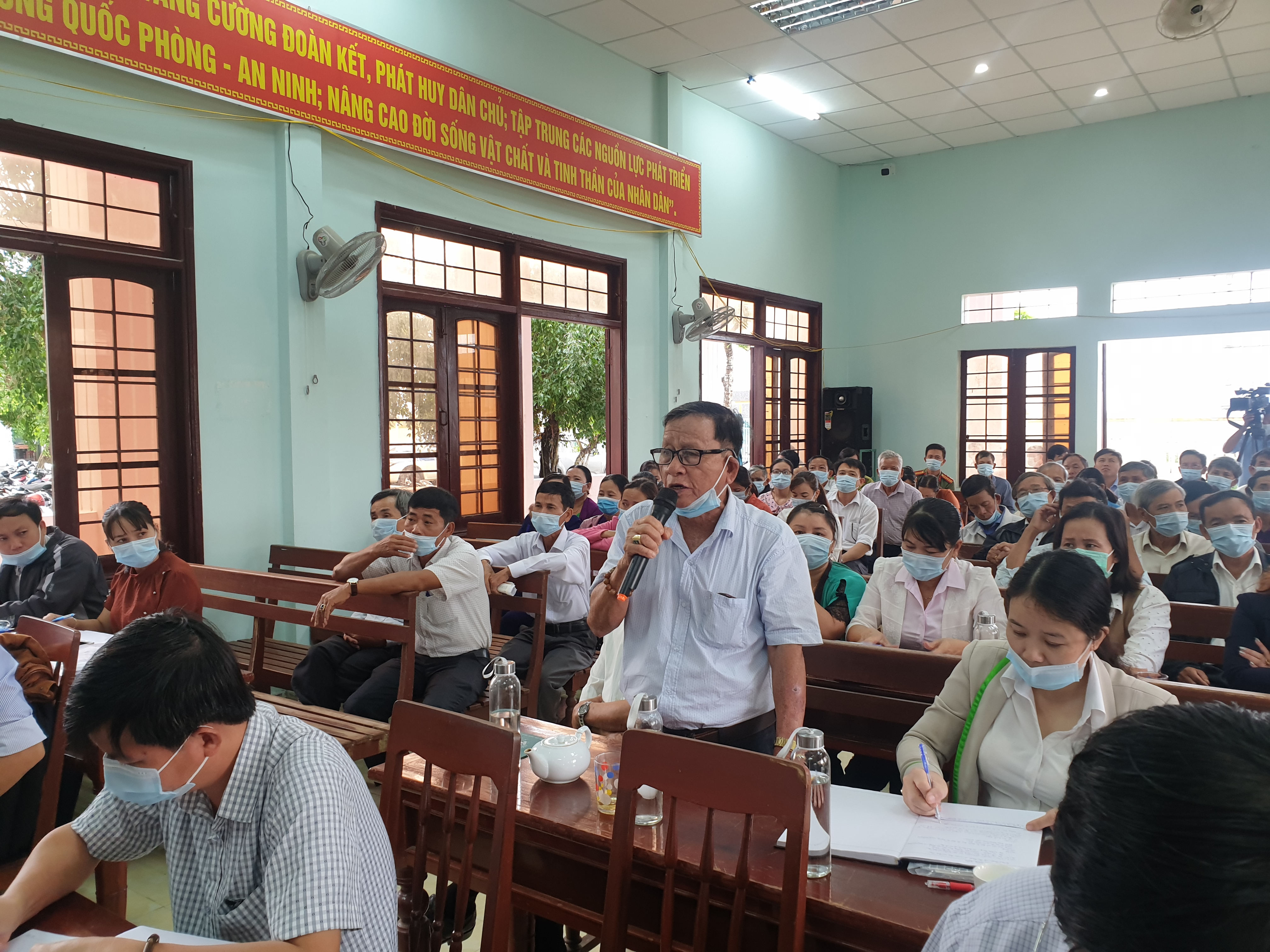 Bí thư huyện ủy Mộ Đức đối thoại với nhân dân xã Đức Phú