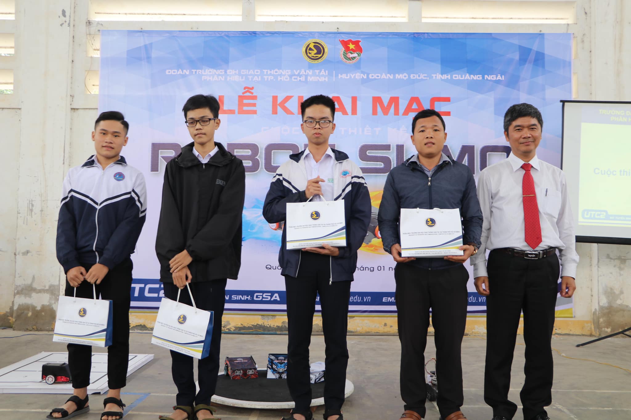 Huyện đoàn tổ chức Lễ Khai mạc Cuộc thi thiết kế Robot Sumo năm 2021
