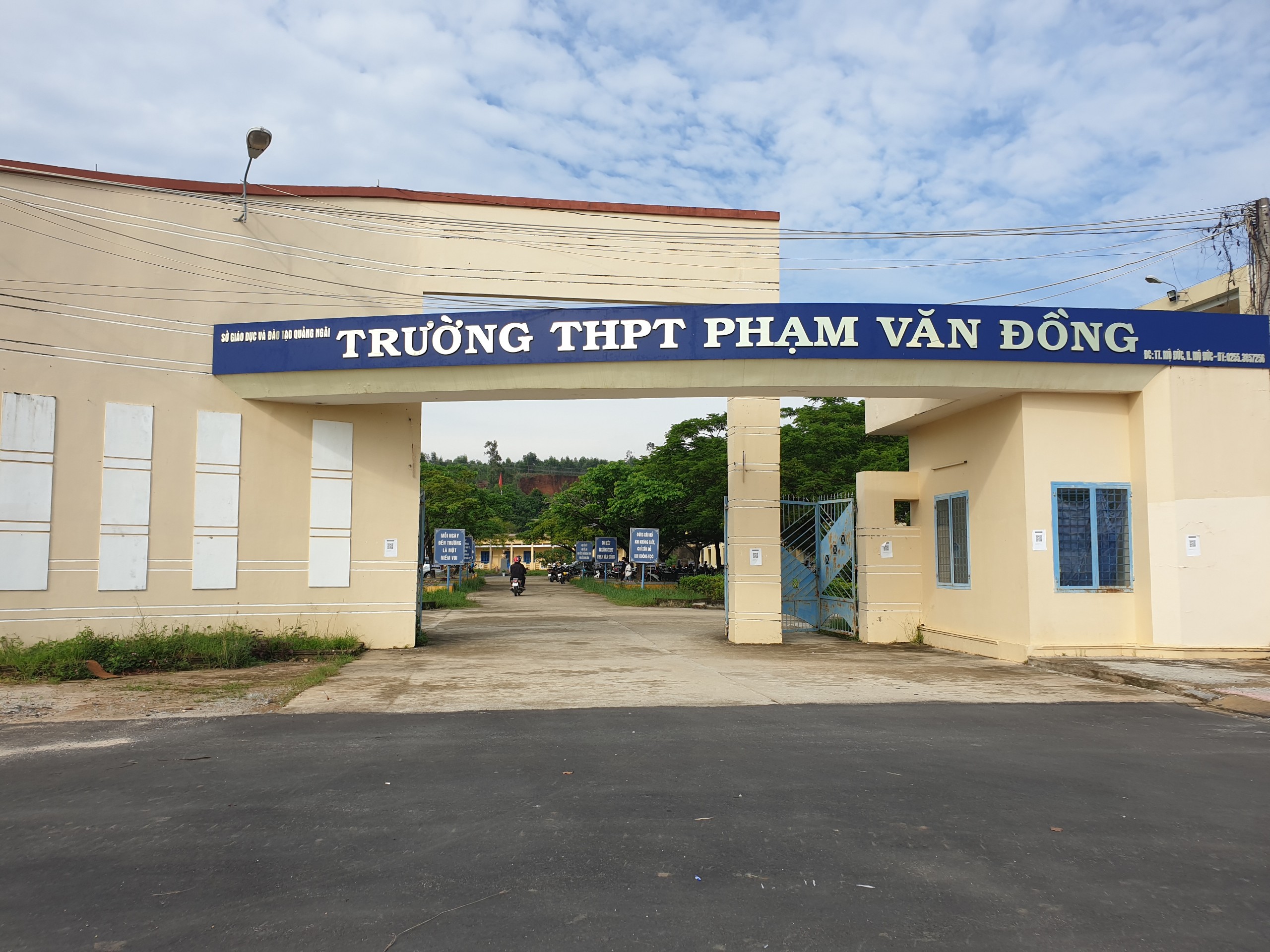 Mộ Đức - Kích Hoạt Khu Cách Ly Y Tế Tập Trung Số 3 Tại Trường THPT Phạm Văn Đồng