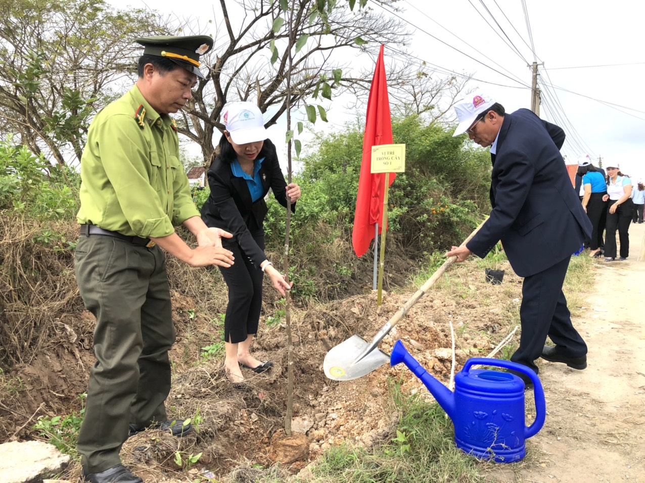 Hội LHPN tỉnh Quảng Ngãi phát động Tết trồng cây vì một Việt Nam xanh năm 2023 tại xã Đức Minh