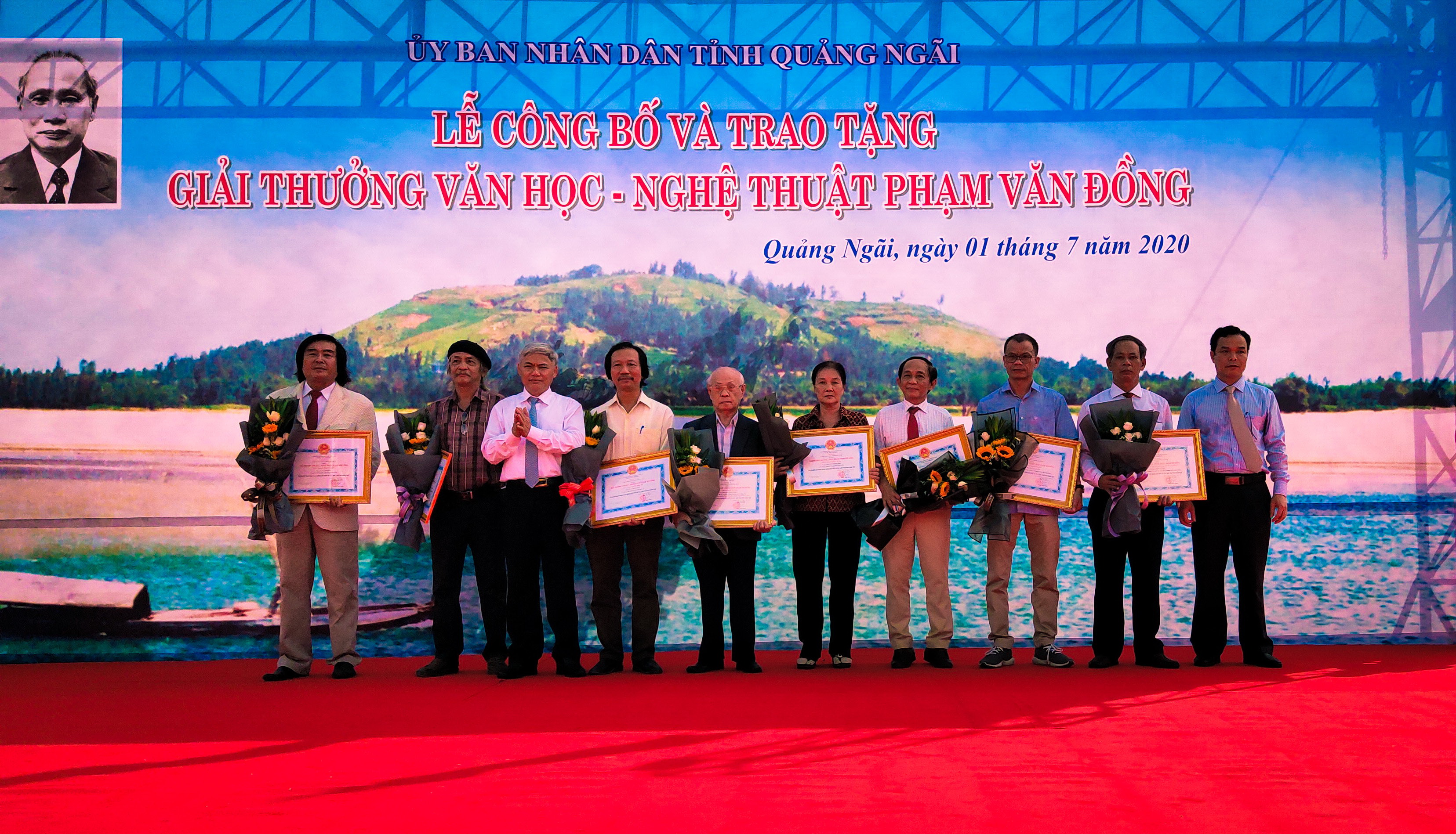 Lễ công bố và trao tặng giải thưởng văn học nghệ thuật Phạm Văn Đồng
