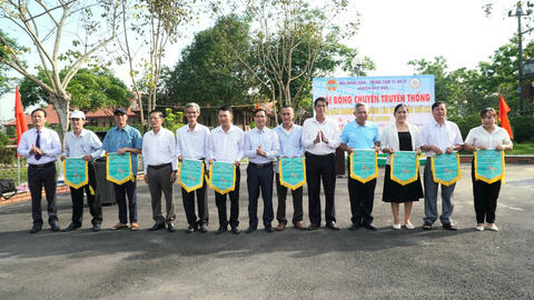 Khai mạc giải bóng chuyền truyền thống Nông dân tranh cúp Bông lúa vàng huyện Mộ Đức năm 2025