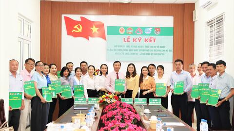 Phòng giao dịch Ngân hàng chính sách xã hội Mộ Đức ký kết hợp đồng ủy thác cho vay với các tổ chức chính trị – xã hội