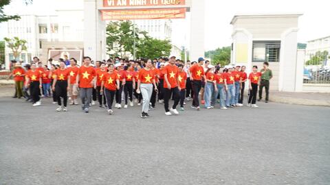 Xã Mộ Đức hưởng ứng sự kiện “Cùng Việt Nam tiến bước”