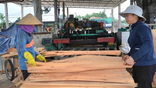 Nâng cao giá trị kinh tế từ nguyên liệu địa phương ở xã Mộ Đức